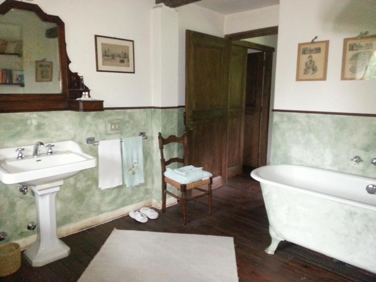 Antica Cascina Del Medico Hotel Muzzano Buitenkant foto