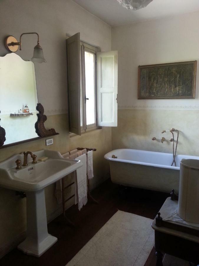 Antica Cascina Del Medico Hotel Muzzano Buitenkant foto