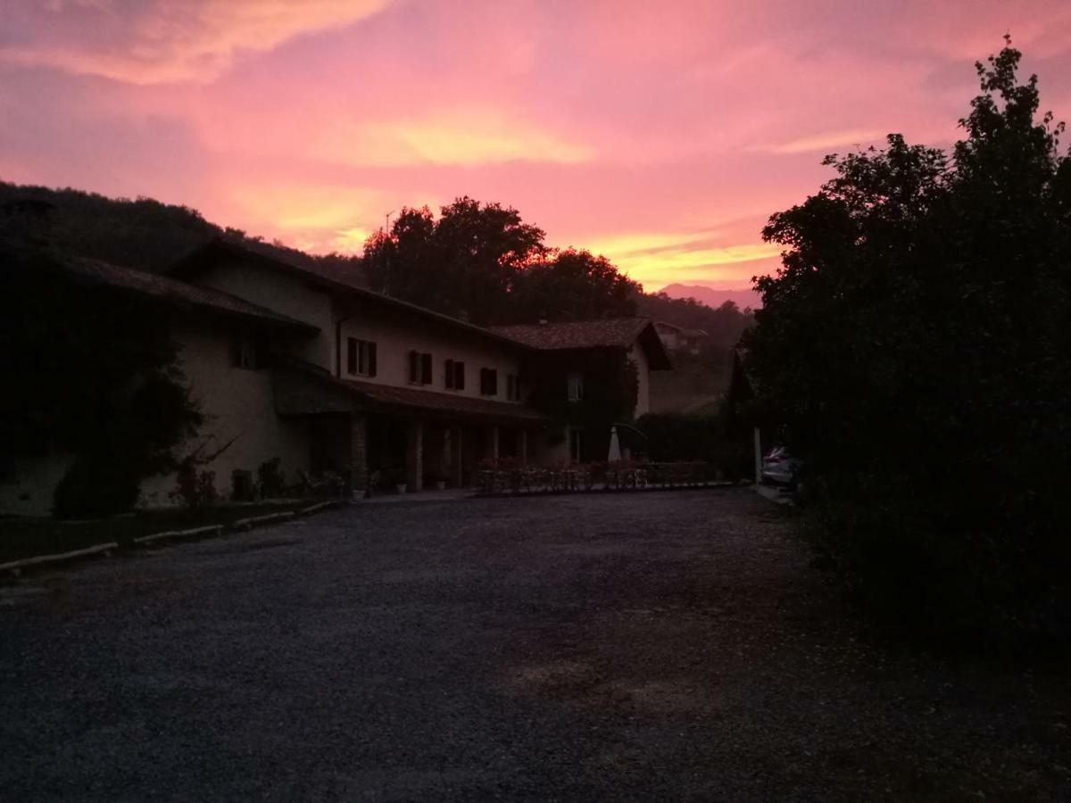 Antica Cascina Del Medico Hotel Muzzano Buitenkant foto